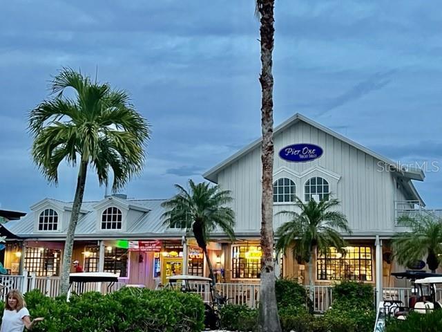 Building Photo - 4061 King Tarpon Dr