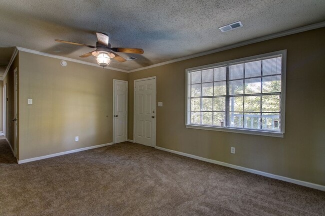 Building Photo - Great 3 Bed 2 Bath House for Rent/ Trussvi...