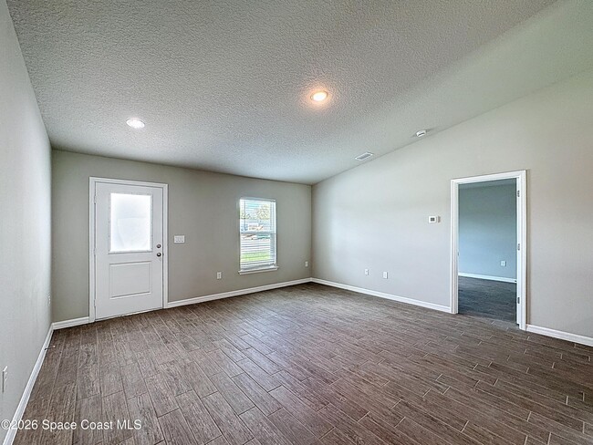 Building Photo - 1101 San Filippo Dr SE