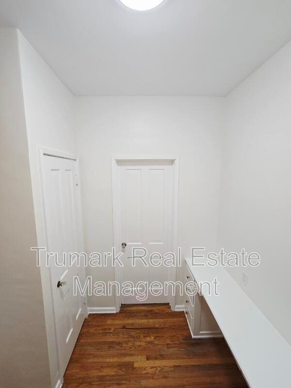 Building Photo - 410 E Harvard St