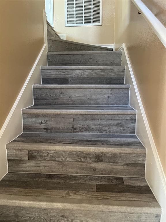 Building Photo - 8500 Lyndon Ln