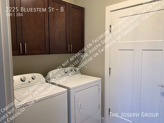 Building Photo - 2225 Bluestem St