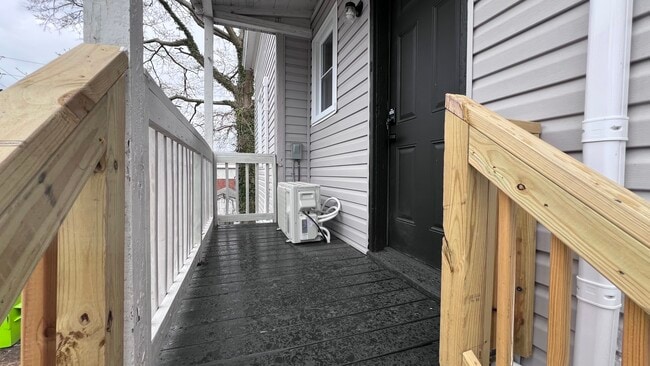 Building Photo - 1707 Holladay St