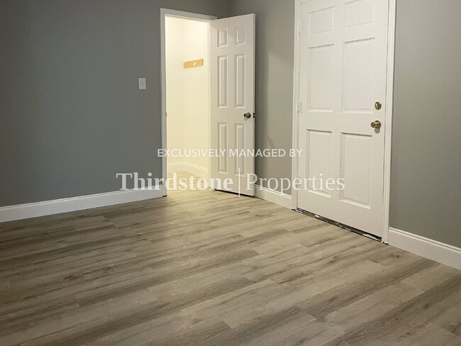 Building Photo - 2965 Armstrong St
