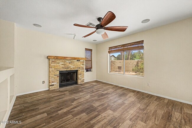 Building Photo - 2155 W Olla Ave