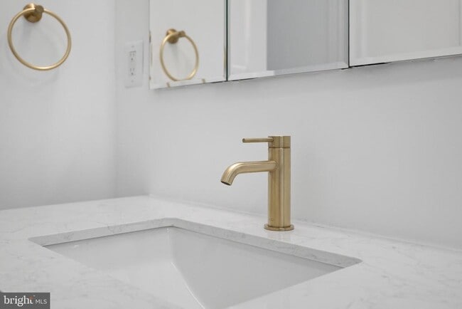 Building Photo - 2028 Tunlaw Rd NW