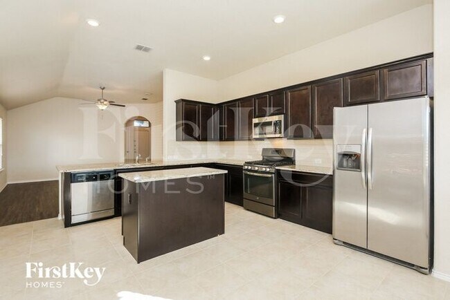 Building Photo - 529 Saguaro Dr