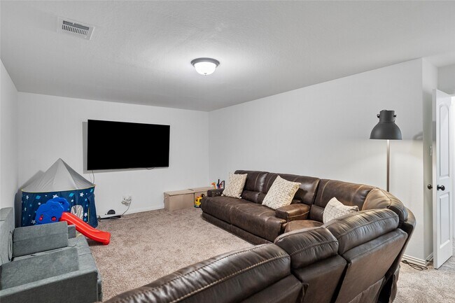 Building Photo - 10191 Bayou Oaks Dr