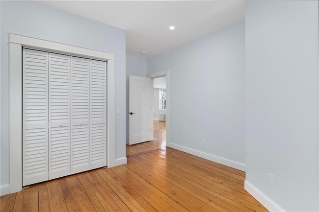 Building Photo - 43 E George St