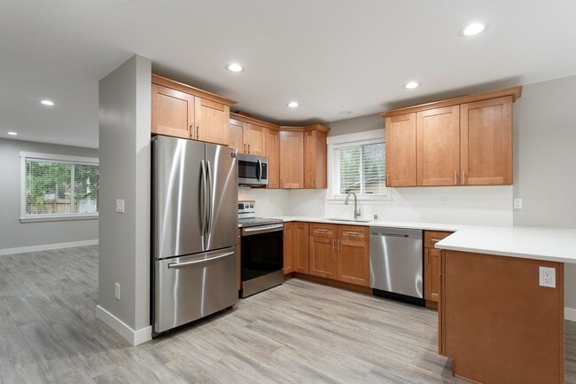 Building Photo - 3 Bed, 2 Bath Home in Maple Falls with 2 Car garage