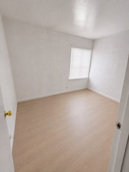 Building Photo - 1843 Foxworthy Ave