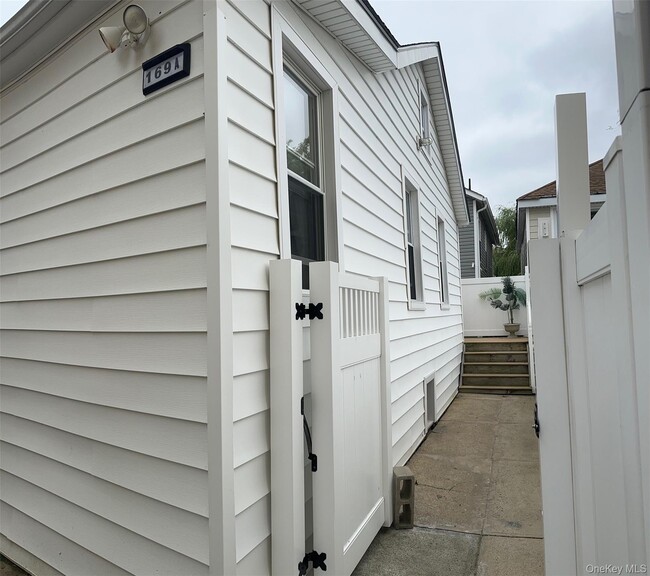 Building Photo - 169A Beach 91st St