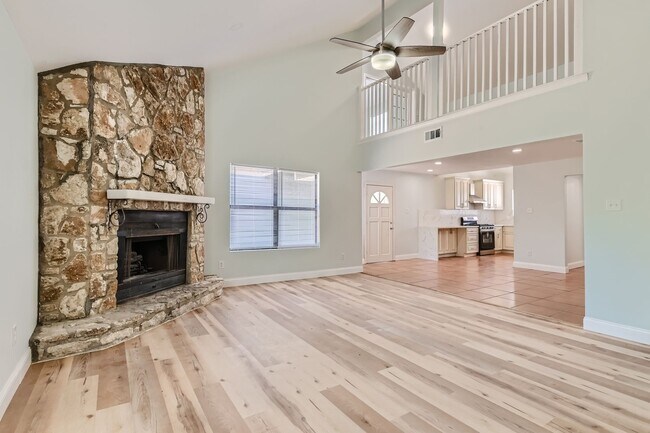 Building Photo - House on 5 Acres East of Austin!