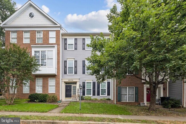 Primary Photo - 46738 Oakmere Terrace