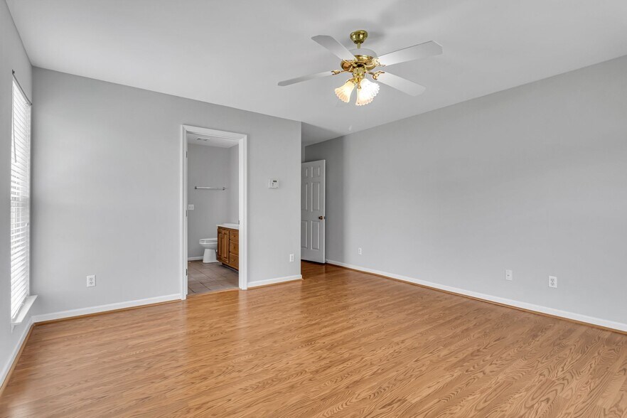 Building Photo - 207 Andy Johns Dr