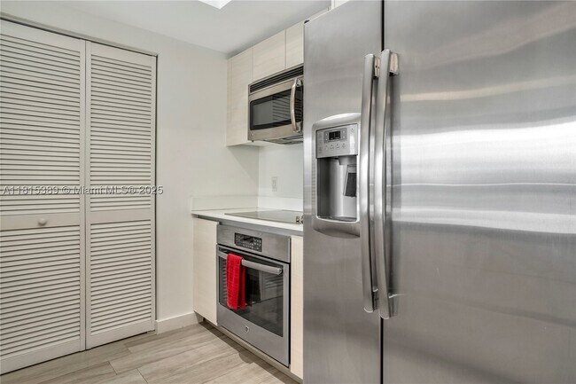 Building Photo - 4250 Biscayne Blvd