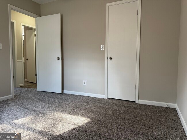 Building Photo - 731 Moon Bridge Rd