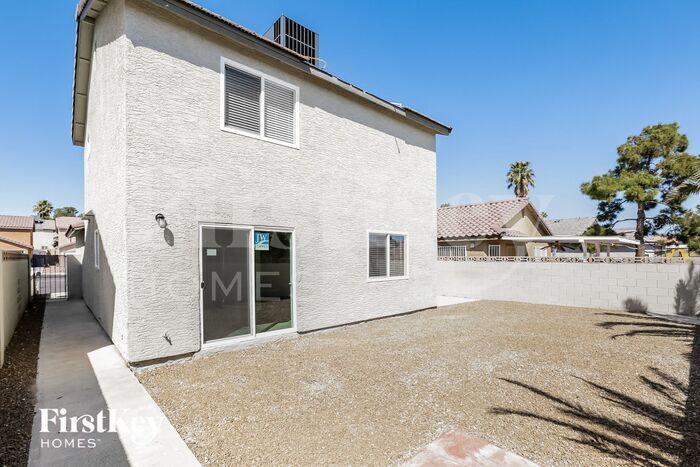 Building Photo - 1008 Scenery Cir