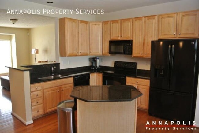 Building Photo - 950 Citrine Ct