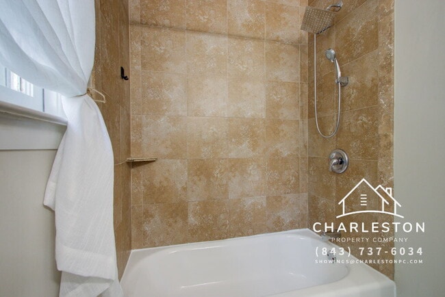 Building Photo - 1502 Woodcrest Ave