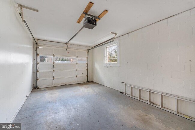 Building Photo - 12 Earlybird Ave