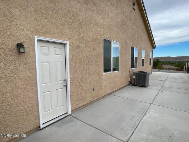 Building Photo - 17910 Cedar Mountain Ct