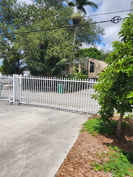 Building Photo - 7941 NW 14th Pl