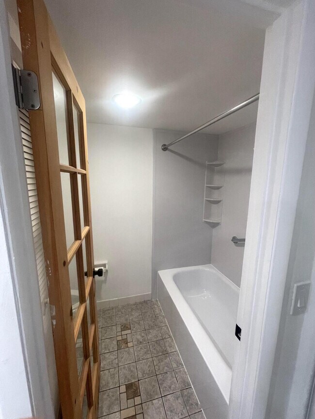 Building Photo - 65 Lake Arbor Dr