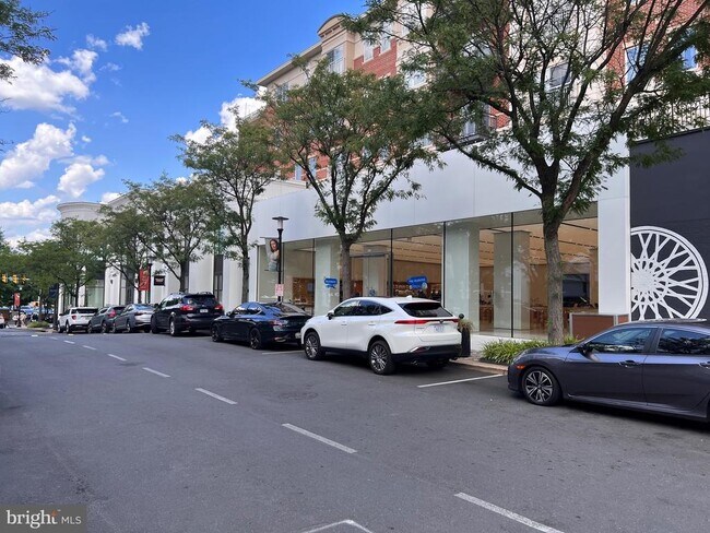 Building Photo - 1205 N Garfield St