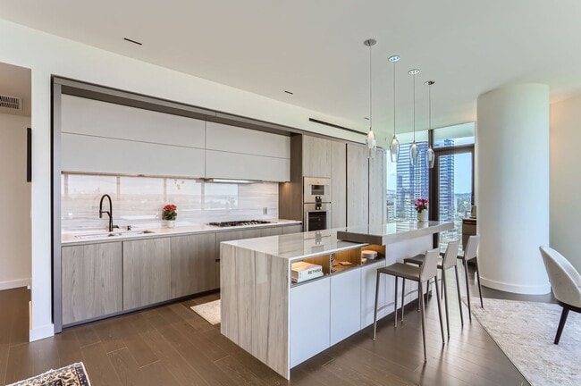 Building Photo - Avenue Estates Condominiums ~ Downtown Bel...