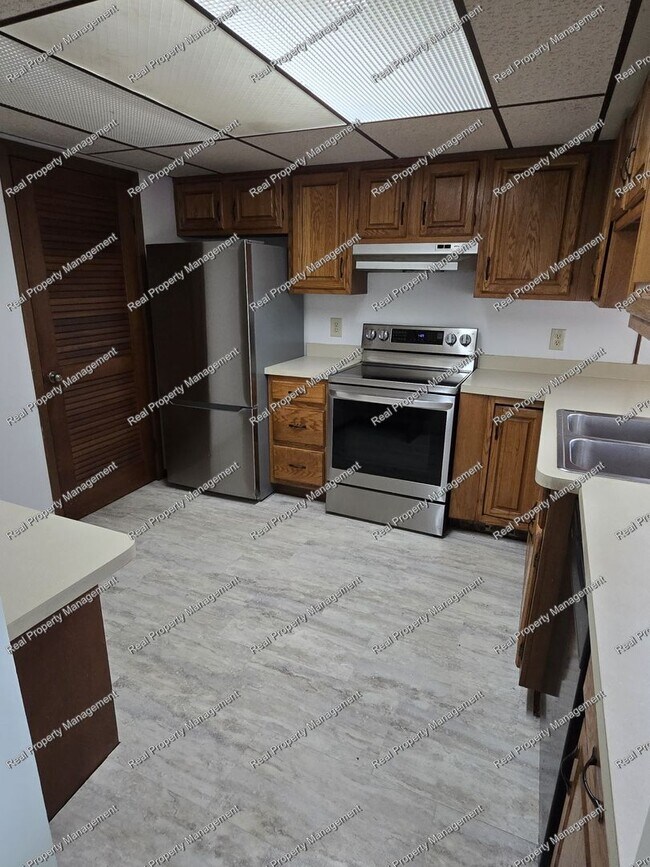 Building Photo - 1315 Brookside Dr