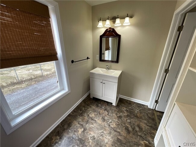 Building Photo - 222 Academy St