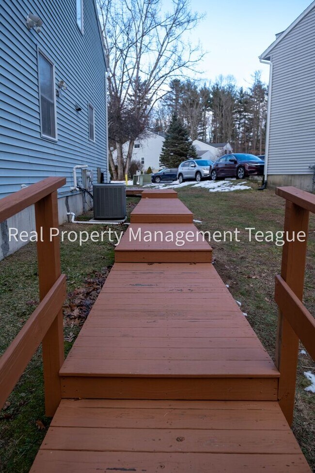 Building Photo - Heat and Utilities Paid by Owner!