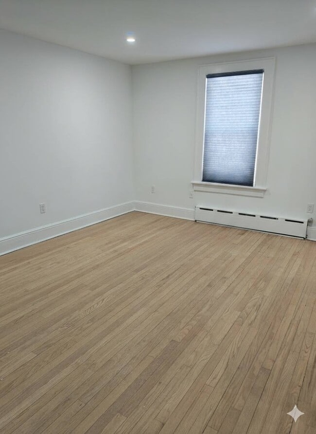 Building Photo - 2814 Weeks Ave