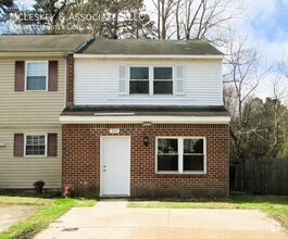 Building Photo - Washington Square Townhouses