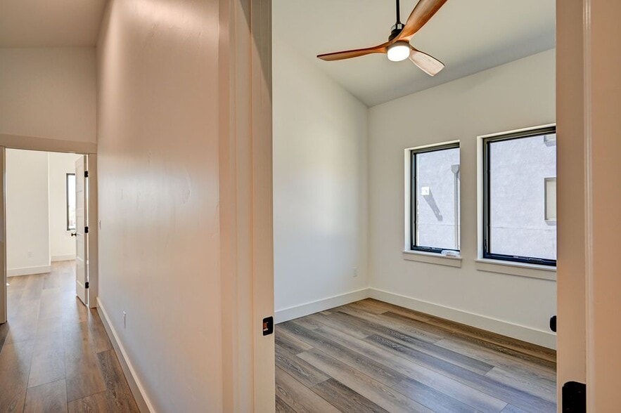 Building Photo - 424 Pinon St