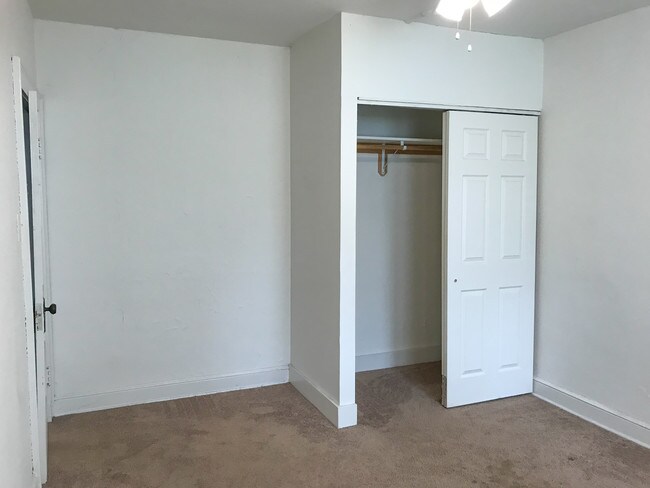 Building Photo - 2562 Prospect