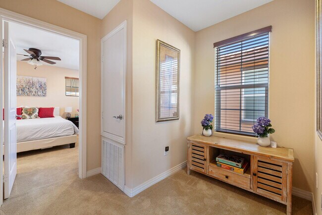 Building Photo - 52050 Rosewood Ln