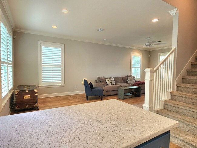 Building Photo - Stunning 2-story Home in the Coveted East Pensacola Heights!