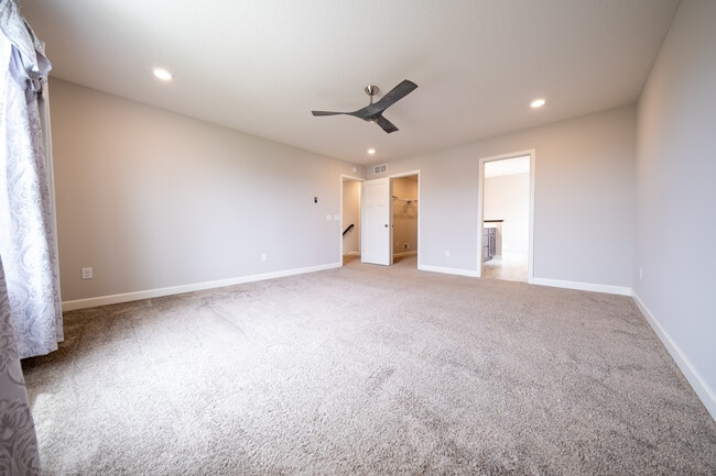 Building Photo - 18196 Goldfinch Wy