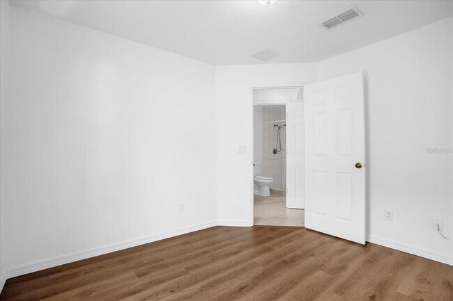 Building Photo - 913 Emerald Green Ct