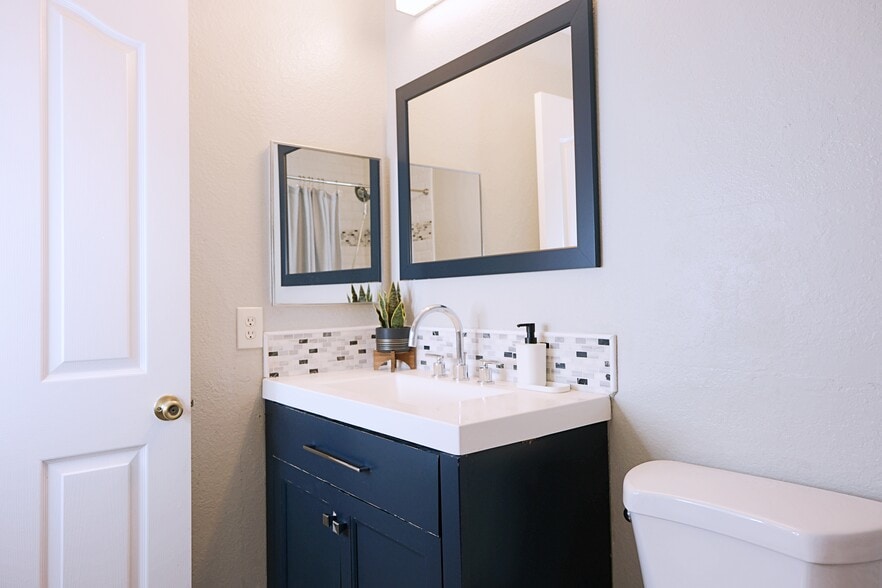 Bathroom - 2923 Shadow View Cir