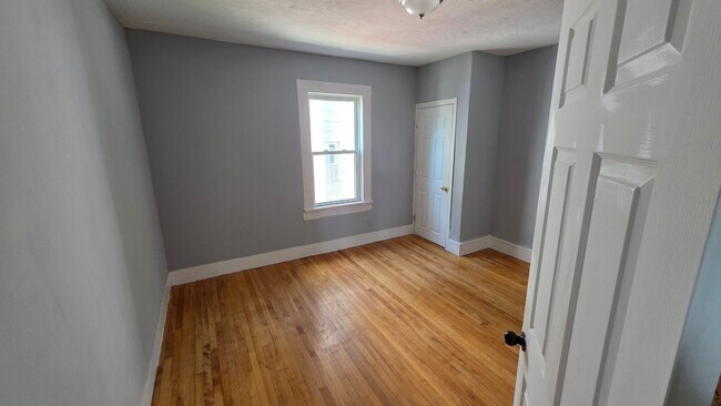 Building Photo - 53 Merrifield St