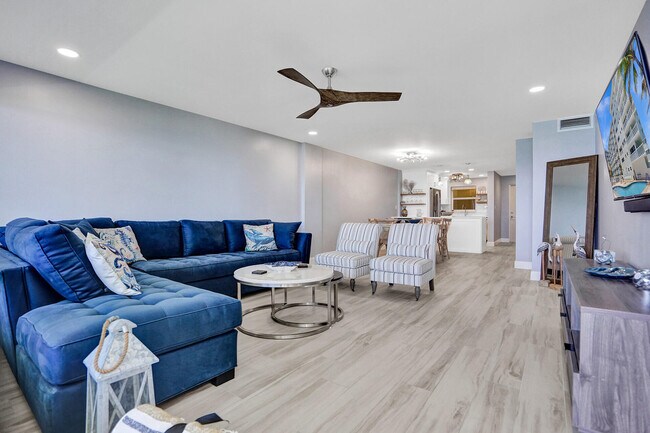 Building Photo - 1021 Hillsboro Mile