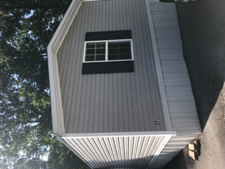 Building Photo - 833 Lovell Rd