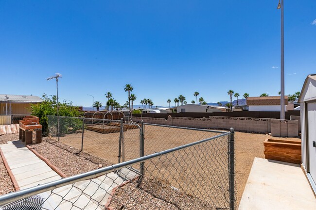 Building Photo - Beautifully Remodeled Boulder City Home with Spacious Backyard Retreat