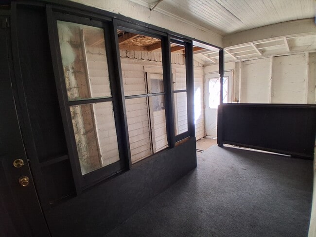 Building Photo - 35 Griffin-S