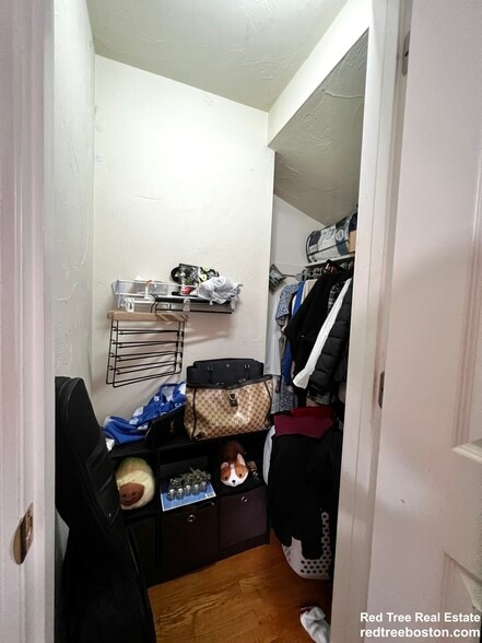 Building Photo - 57 Day St