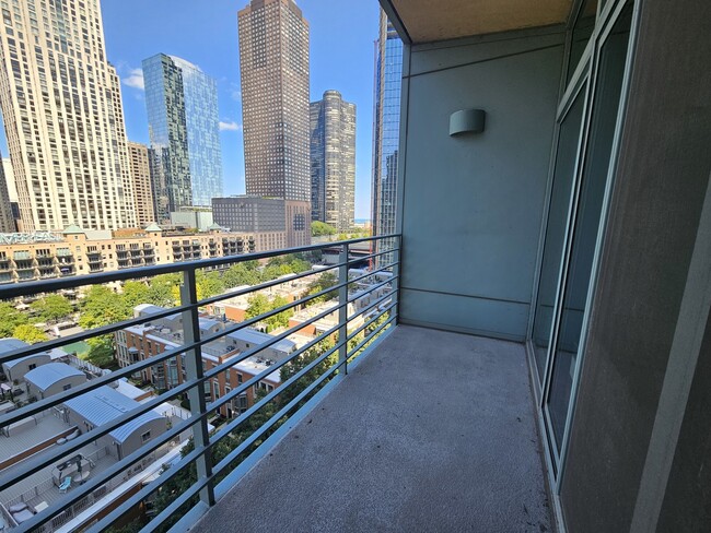 Building Photo - 415 E North Water St