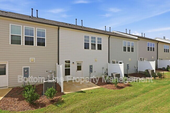 Building Photo - 460 Glen Clova Dr